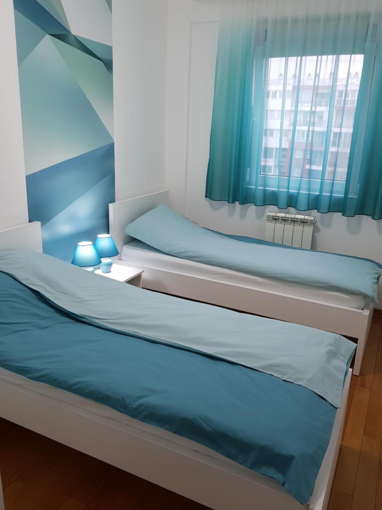 Apartman Kej Blue Free Parking Kraljevo Rum bild